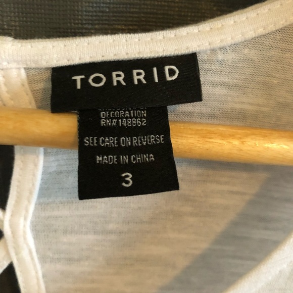 Lace Detail Tank - Picture 3 of 3